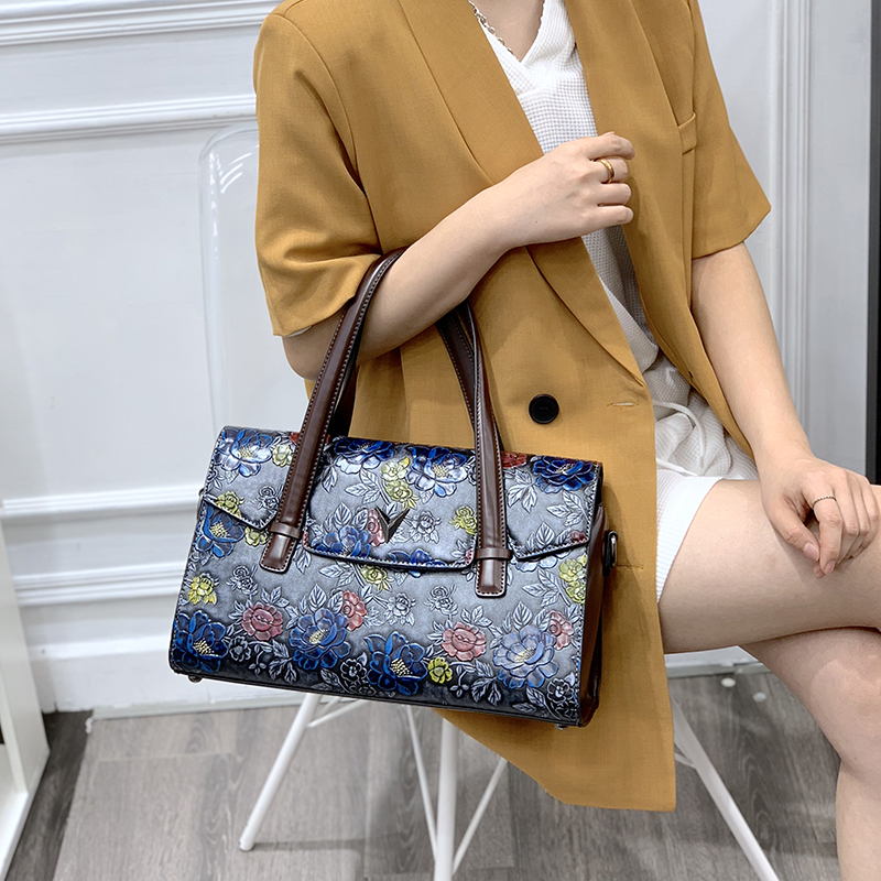 Sacs à main floraux 3D embossé - Luxury Bags That Are Vegan avis et prix
