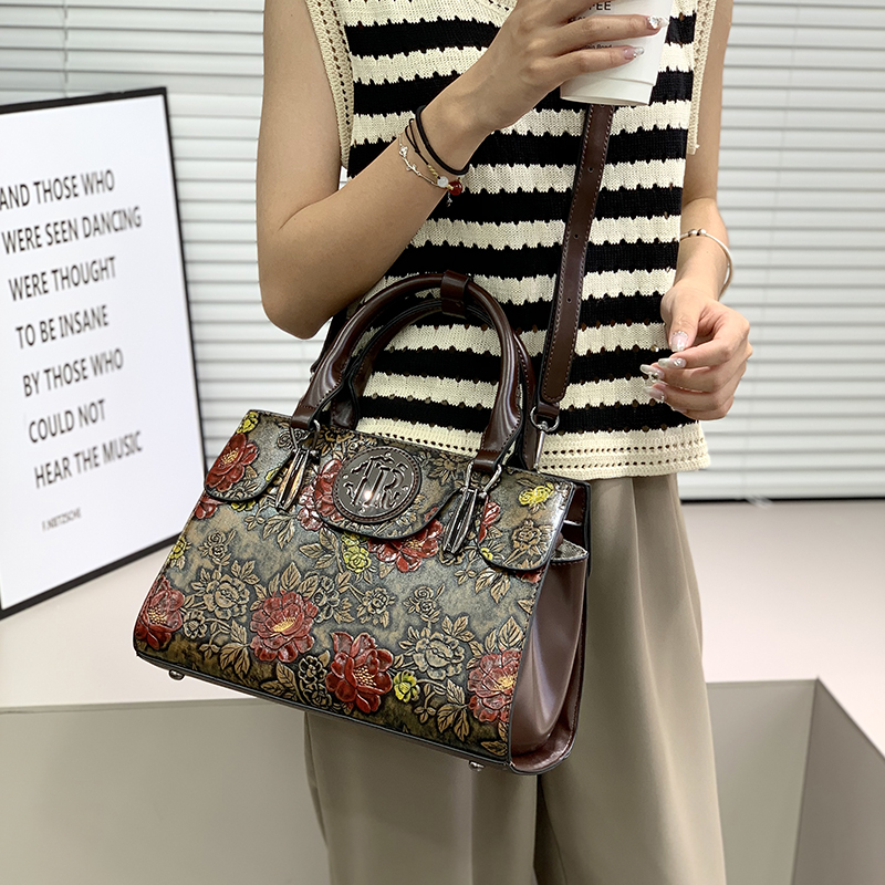 Sac fourre-tout vintage à moti - Luxury Bags That Are Vegan avis et prix
